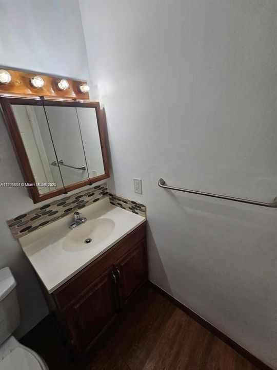 For Rent: $1,600 (1 beds, 1 baths, 615 Square Feet)