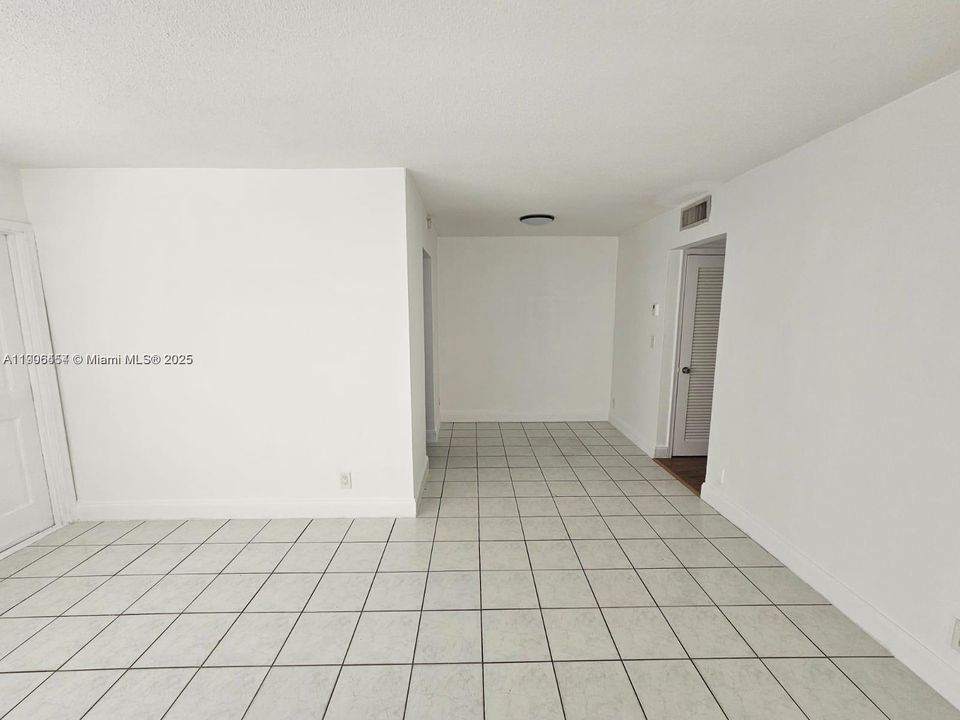 For Rent: $1,600 (1 beds, 1 baths, 615 Square Feet)