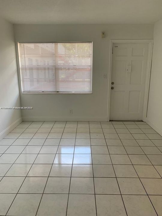 For Rent: $1,600 (1 beds, 1 baths, 615 Square Feet)