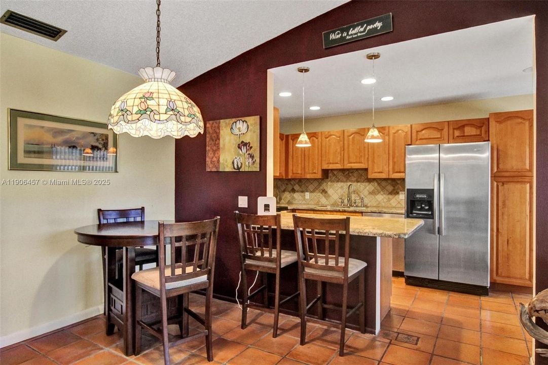 Active With Contract: $410,000 (2 beds, 2 baths, 1169 Square Feet)