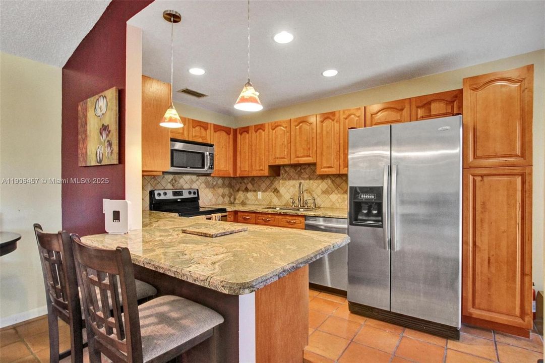 Active With Contract: $410,000 (2 beds, 2 baths, 1169 Square Feet)