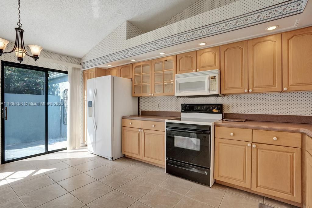 For Sale: $375,000 (3 beds, 2 baths, 1807 Square Feet)