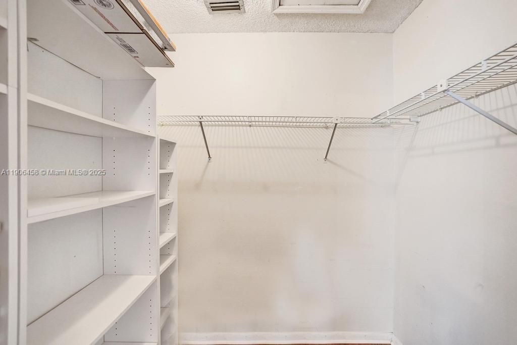 For Sale: $375,000 (3 beds, 2 baths, 1807 Square Feet)