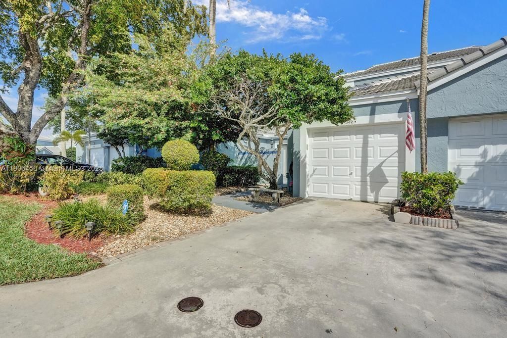 For Sale: $375,000 (3 beds, 2 baths, 1807 Square Feet)