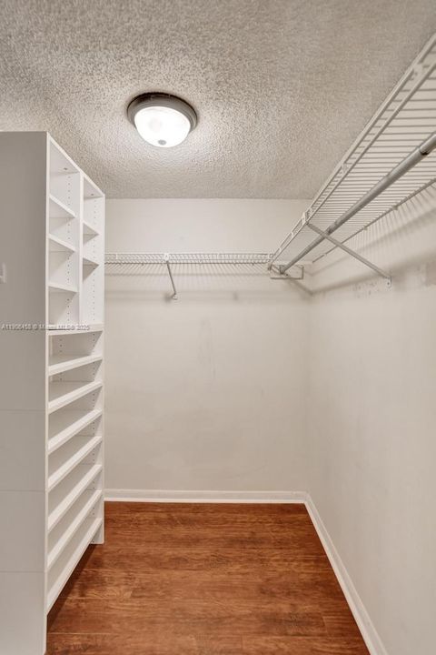 For Sale: $375,000 (3 beds, 2 baths, 1807 Square Feet)