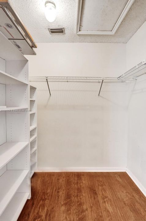 For Sale: $375,000 (3 beds, 2 baths, 1807 Square Feet)