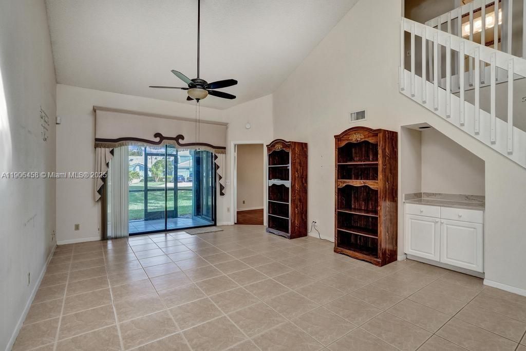 For Sale: $375,000 (3 beds, 2 baths, 1807 Square Feet)