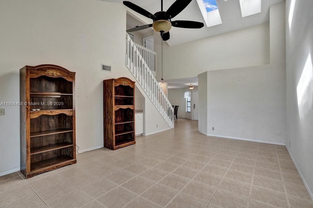 For Sale: $375,000 (3 beds, 2 baths, 1807 Square Feet)