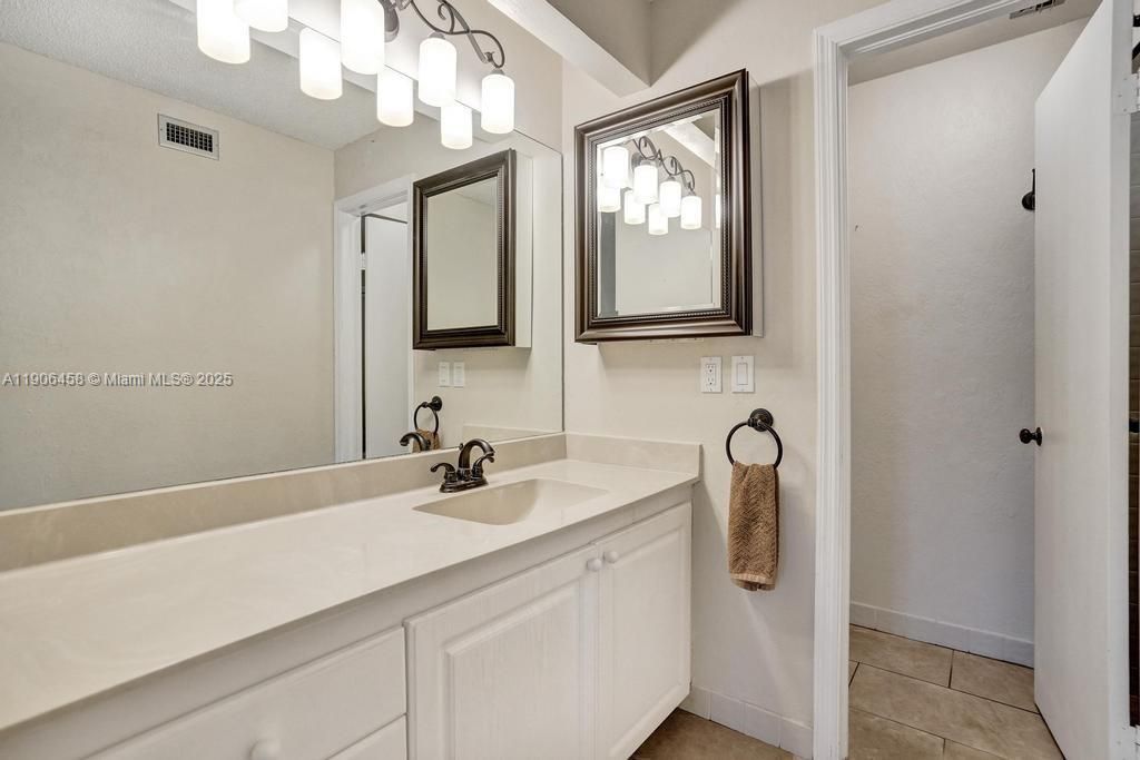 For Sale: $375,000 (3 beds, 2 baths, 1807 Square Feet)