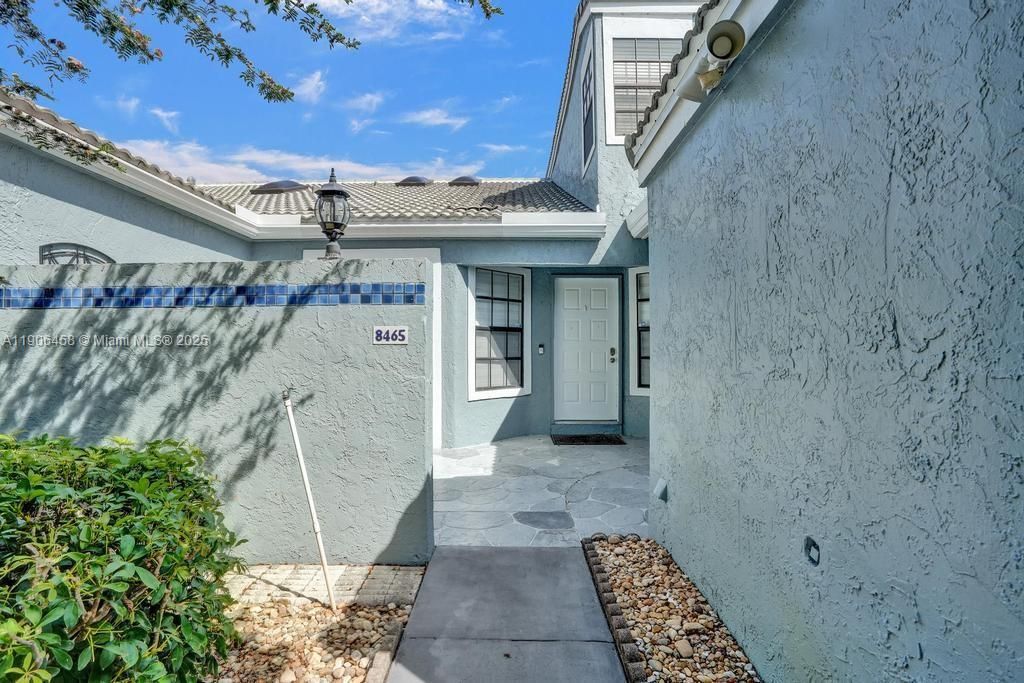 For Sale: $375,000 (3 beds, 2 baths, 1807 Square Feet)