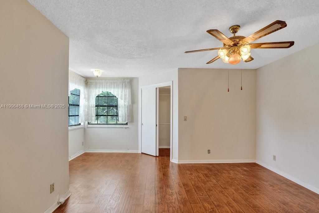 For Sale: $375,000 (3 beds, 2 baths, 1807 Square Feet)