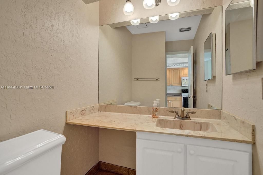 For Sale: $375,000 (3 beds, 2 baths, 1807 Square Feet)