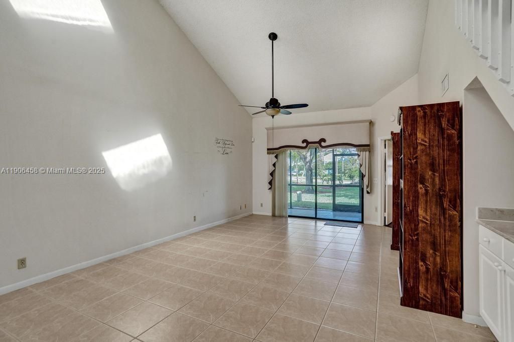 For Sale: $375,000 (3 beds, 2 baths, 1807 Square Feet)