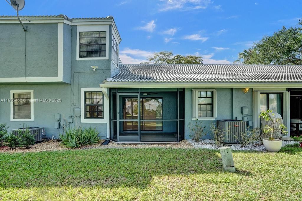 For Sale: $375,000 (3 beds, 2 baths, 1807 Square Feet)