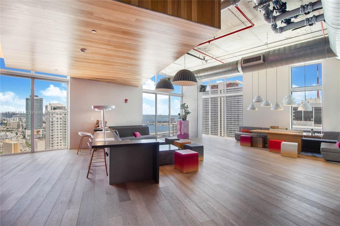 For Rent: $2,690 (1 beds, 1 baths, 533 Square Feet)