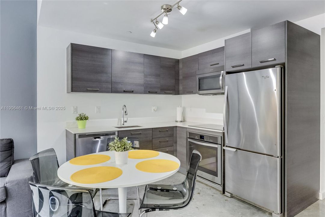 For Rent: $2,690 (1 beds, 1 baths, 533 Square Feet)