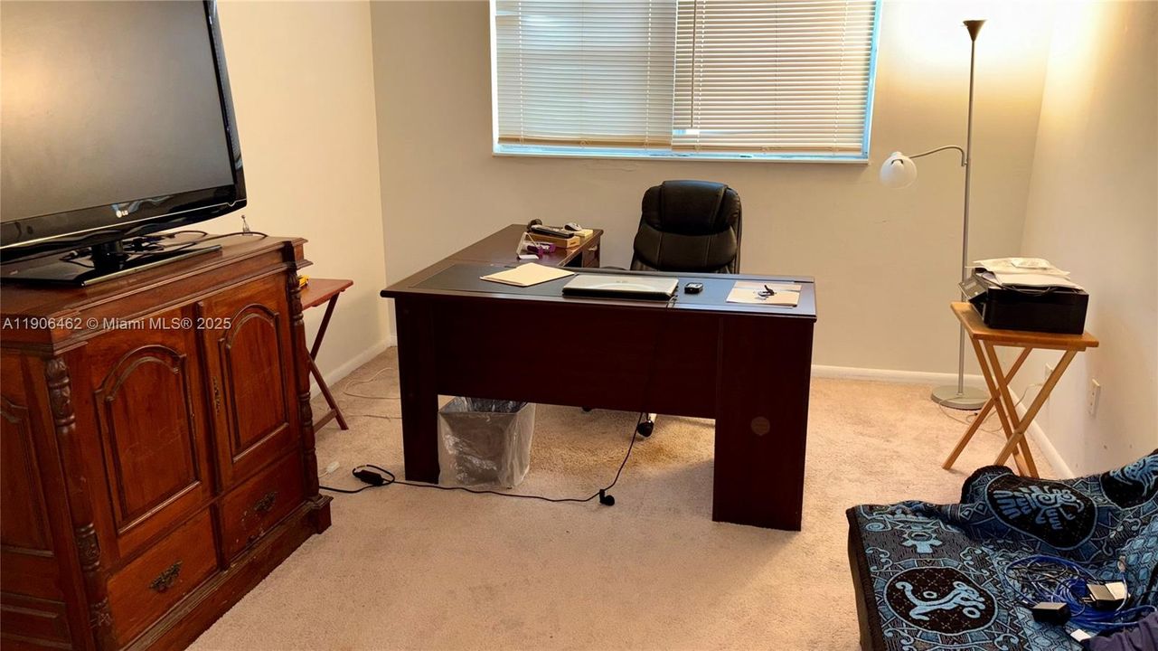 For Sale: $189,900 (2 beds, 2 baths, 1200 Square Feet)