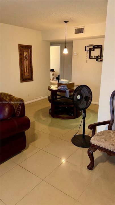 For Sale: $189,900 (2 beds, 2 baths, 1200 Square Feet)