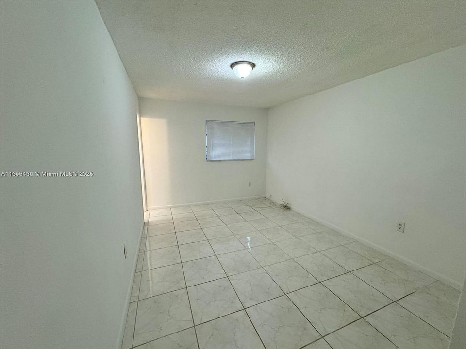 For Rent: $2,000 (2 beds, 2 baths, 857 Square Feet)