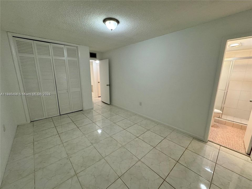 For Rent: $2,000 (2 beds, 2 baths, 857 Square Feet)