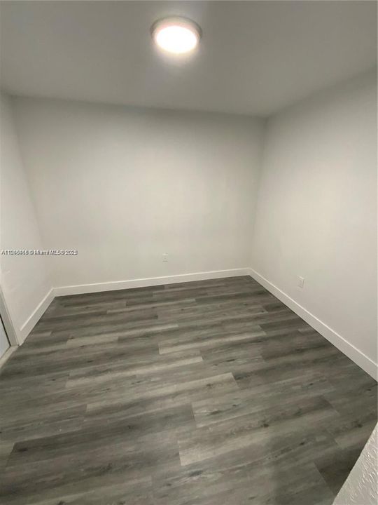 For Rent: $2,250 (3 beds, 1 baths, 890 Square Feet)