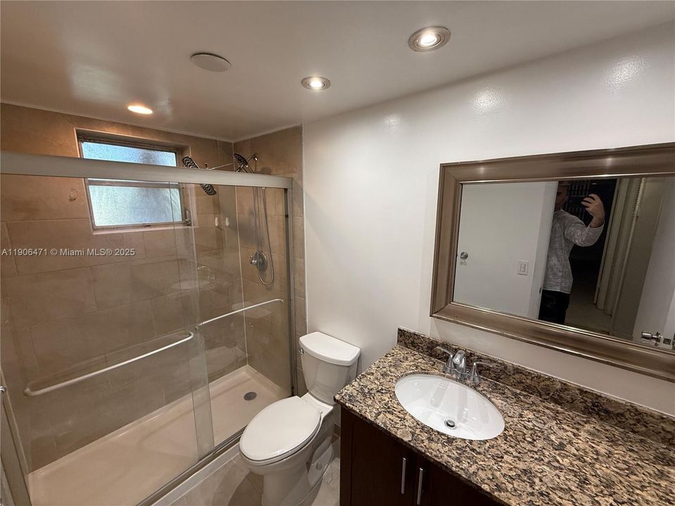 最近租的: $1,925 (1 贝兹, 1 浴室, 875 平方英尺)