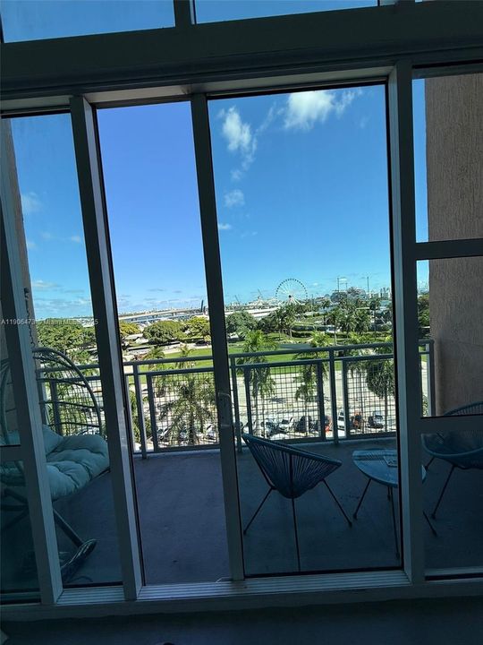 For Sale: $480,000 (1 beds, 1 baths, 978 Square Feet)