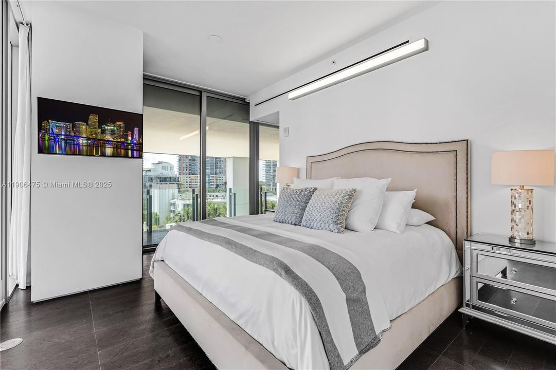 For Sale: $5,000,000 (2 beds, 2 baths, 1938 Square Feet)