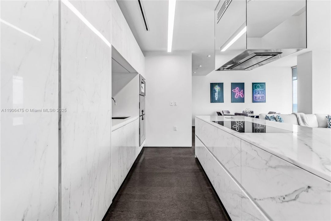 For Sale: $5,000,000 (2 beds, 2 baths, 1938 Square Feet)