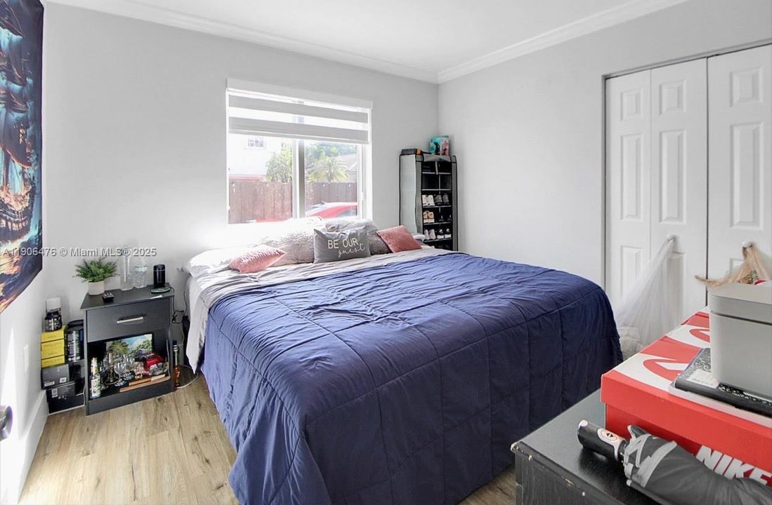 For Sale: $575,000 (3 beds, 2 baths, 1373 Square Feet)