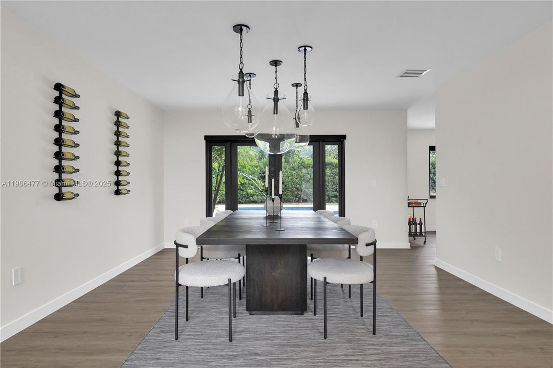 待售: $1,299,000 (5 贝兹, 3 浴室, 3113 平方英尺)