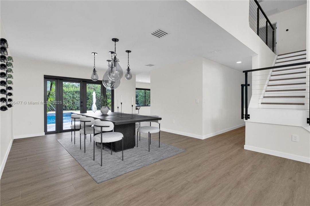 待售: $1,299,000 (5 贝兹, 3 浴室, 3113 平方英尺)