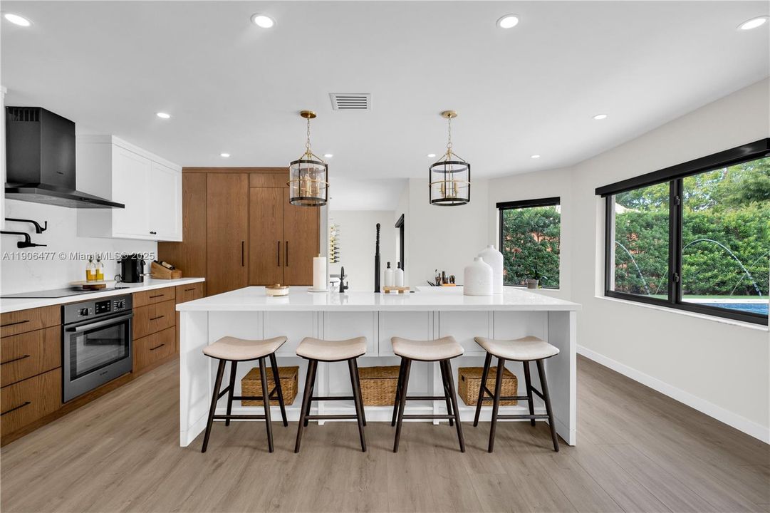 待售: $1,299,000 (5 贝兹, 3 浴室, 3113 平方英尺)