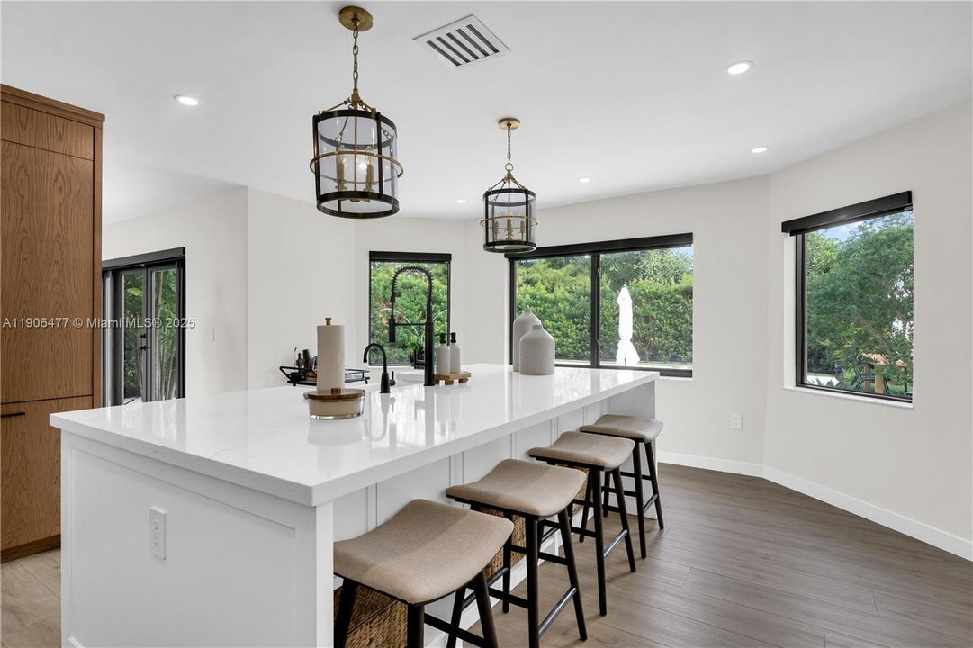 待售: $1,299,000 (5 贝兹, 3 浴室, 3113 平方英尺)