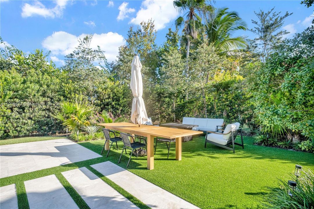 待售: $1,299,000 (5 贝兹, 3 浴室, 3113 平方英尺)