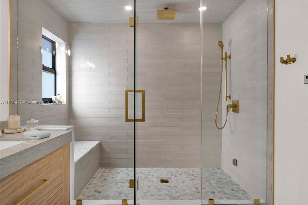 待售: $1,299,000 (5 贝兹, 3 浴室, 3113 平方英尺)