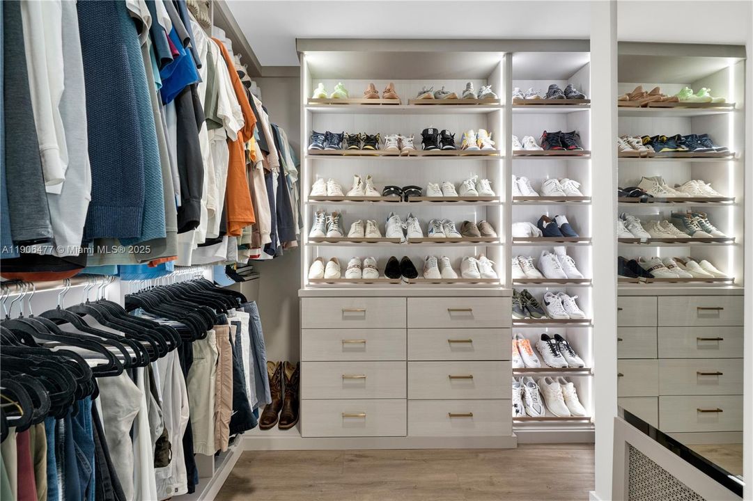 待售: $1,299,000 (5 贝兹, 3 浴室, 3113 平方英尺)