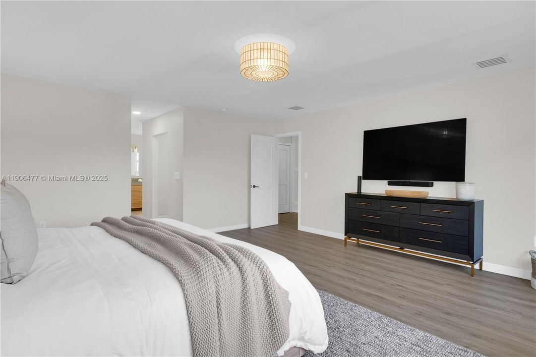 待售: $1,299,000 (5 贝兹, 3 浴室, 3113 平方英尺)