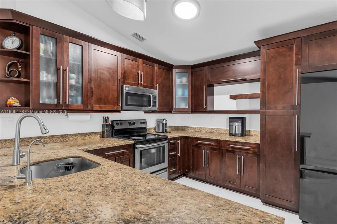 待售: $590,000 (3 贝兹, 2 浴室, 1381 平方英尺)