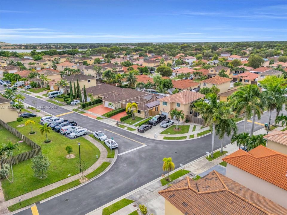 待售: $590,000 (3 贝兹, 2 浴室, 1381 平方英尺)