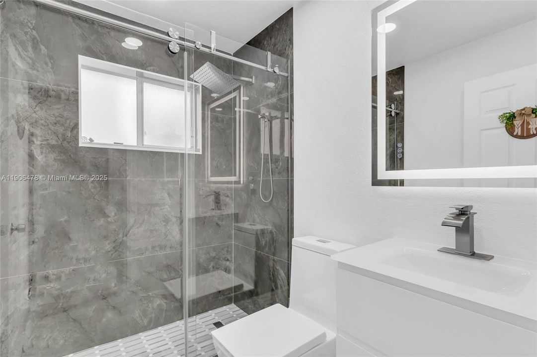 待售: $590,000 (3 贝兹, 2 浴室, 1381 平方英尺)