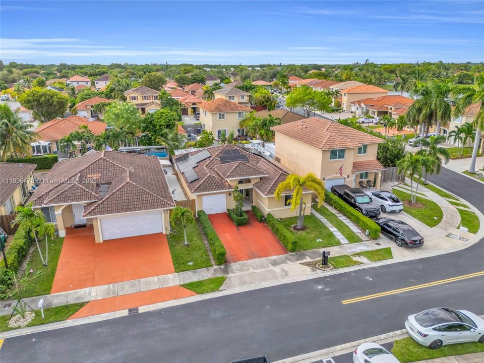 待售: $590,000 (3 贝兹, 2 浴室, 1381 平方英尺)