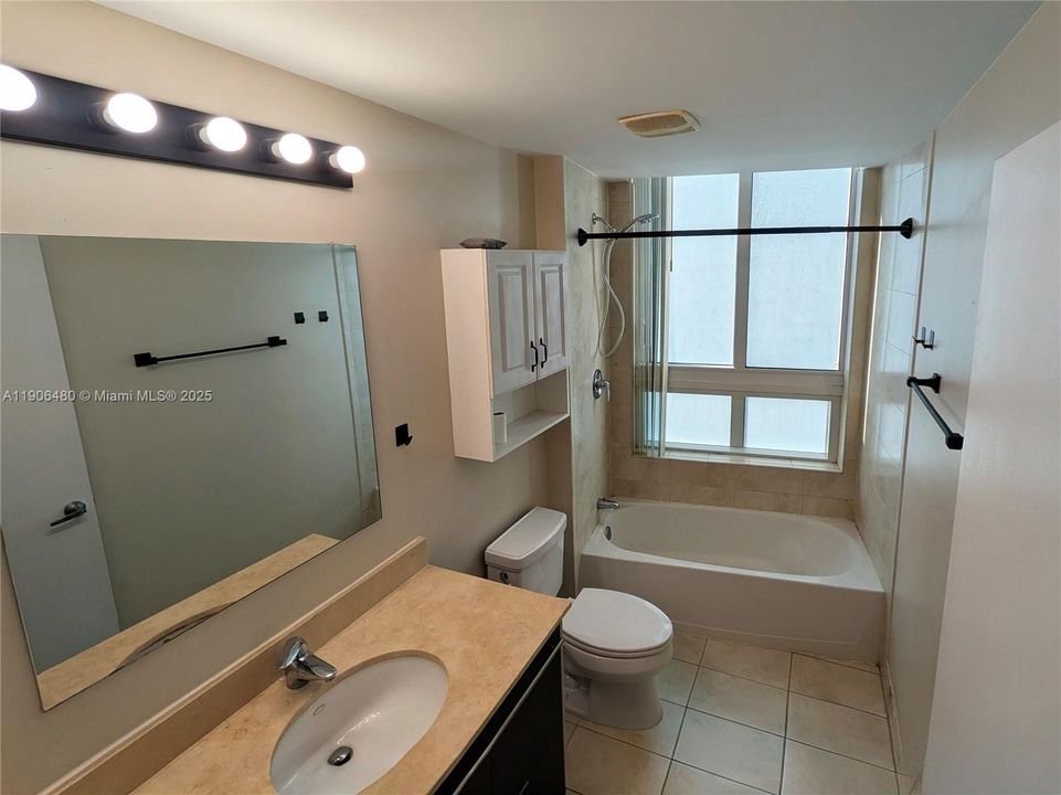 最近租的: $2,800 (1 贝兹, 1 浴室, 794 平方英尺)