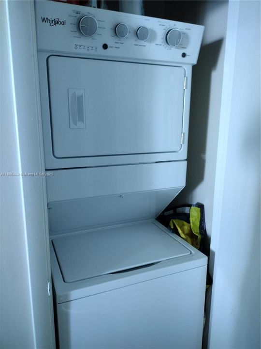 最近租的: $2,800 (1 贝兹, 1 浴室, 794 平方英尺)