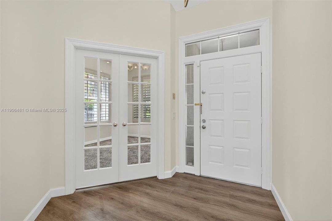 For Sale: $850,000 (3 beds, 3 baths, 2024 Square Feet)