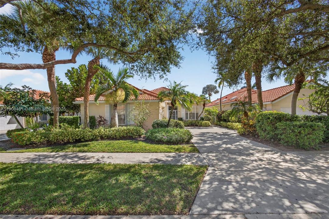 For Sale: $850,000 (3 beds, 3 baths, 2024 Square Feet)