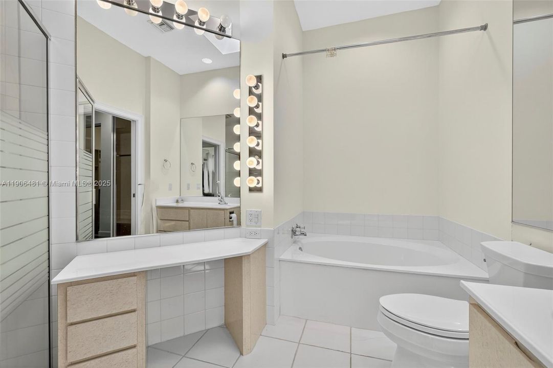 For Sale: $850,000 (3 beds, 3 baths, 2024 Square Feet)