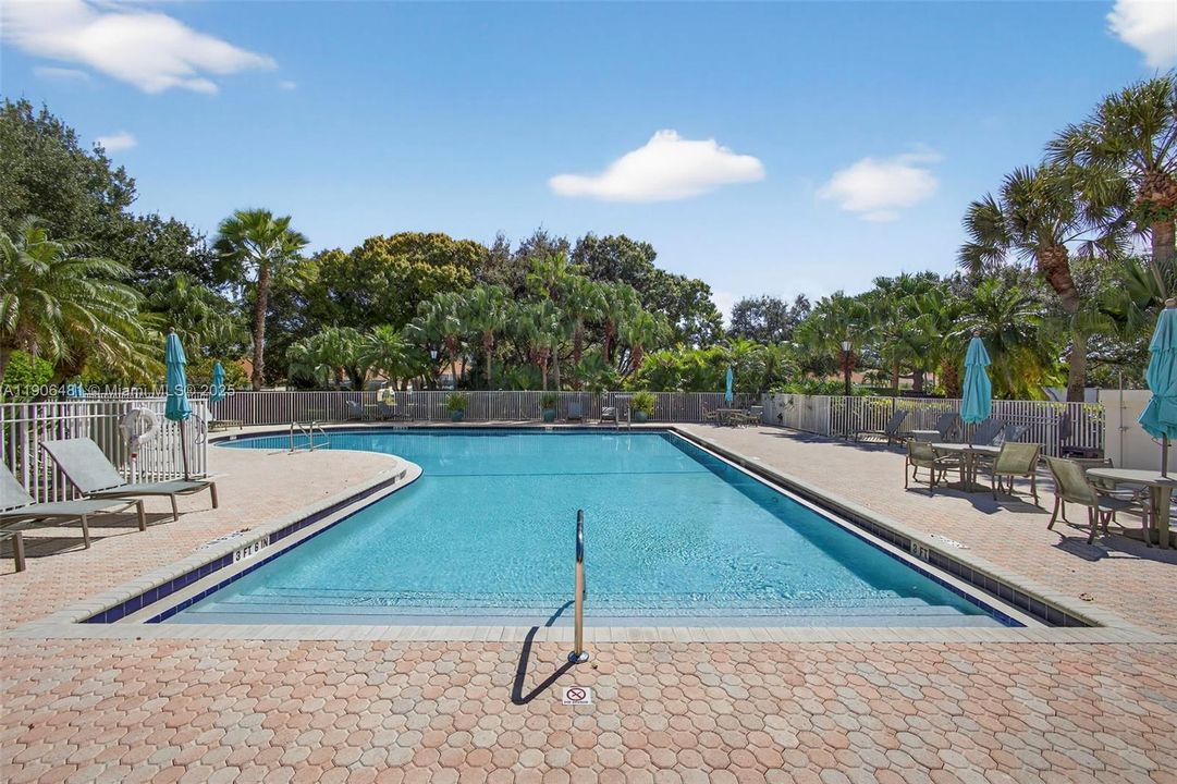 For Sale: $850,000 (3 beds, 3 baths, 2024 Square Feet)