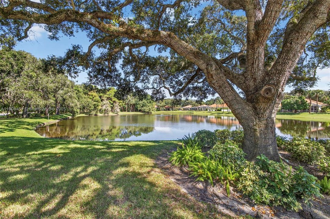 For Sale: $850,000 (3 beds, 3 baths, 2024 Square Feet)