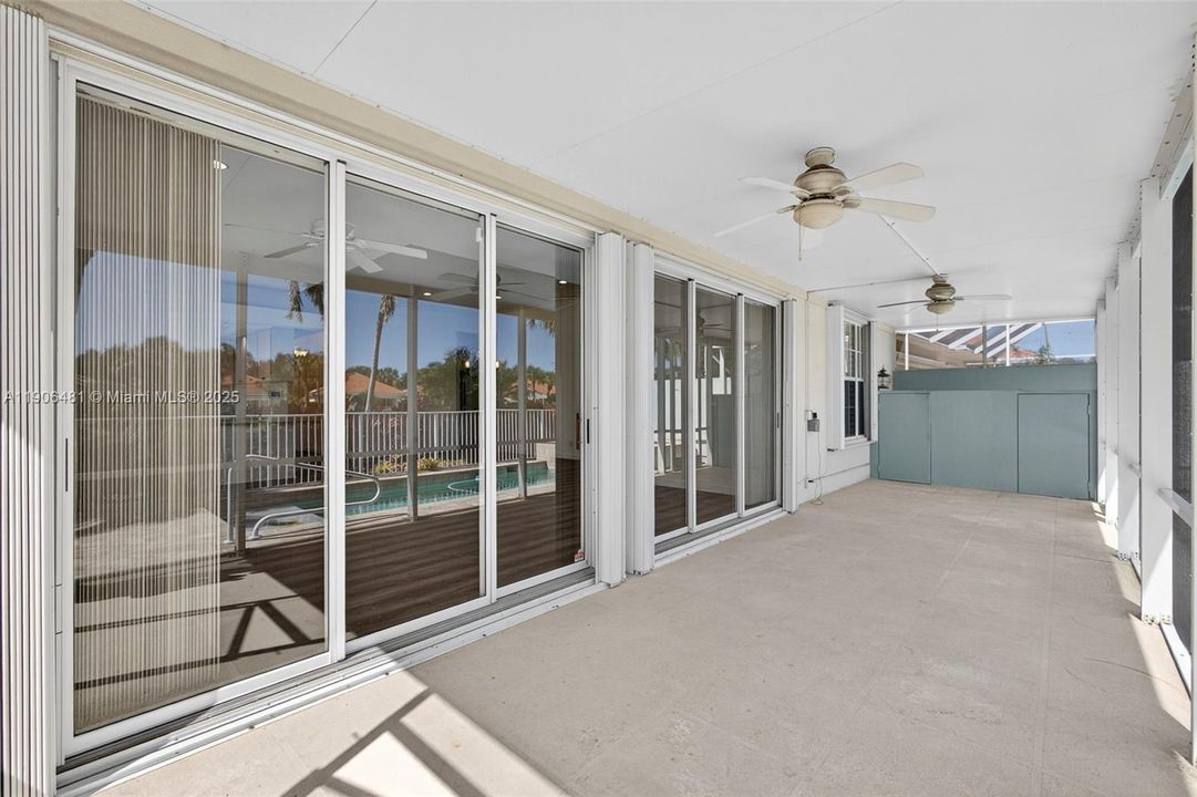 For Sale: $850,000 (3 beds, 3 baths, 2024 Square Feet)